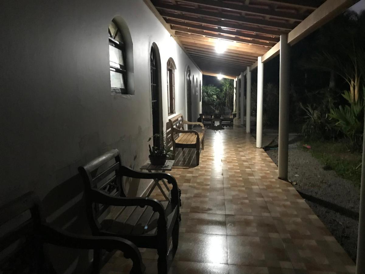 Suites Proximo Ao Rio Jaguareguava Em Bertioga Bagian luar foto