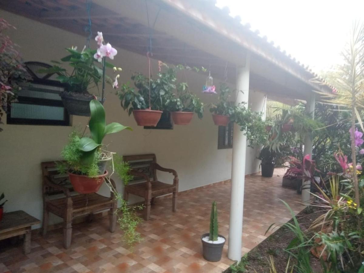Suites Proximo Ao Rio Jaguareguava Em Bertioga Bagian luar foto